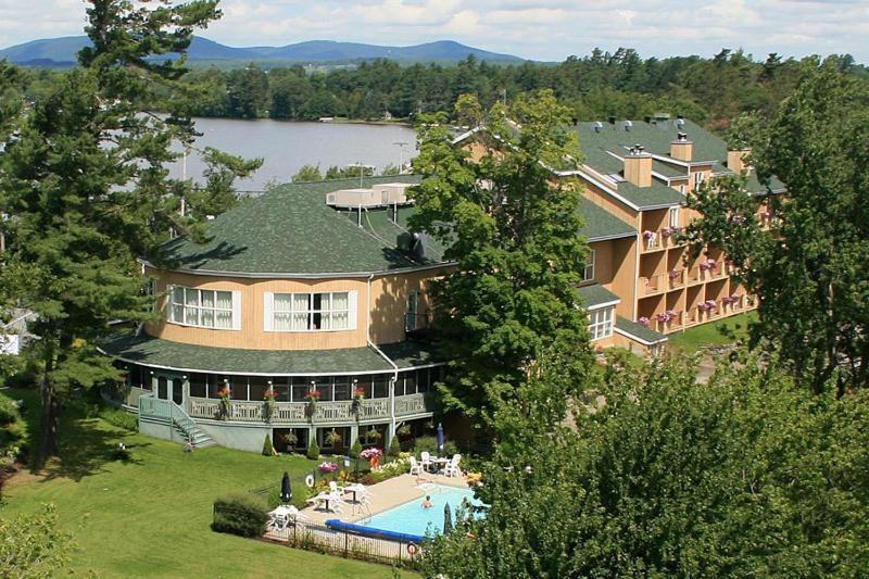 Hotel Lac Brome ラック・ブロム エクステリア 写真