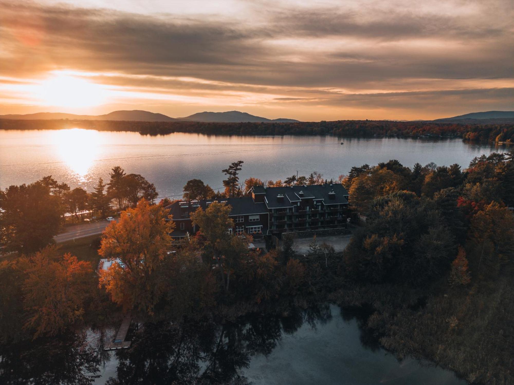 Hotel Lac Brome ラック・ブロム エクステリア 写真