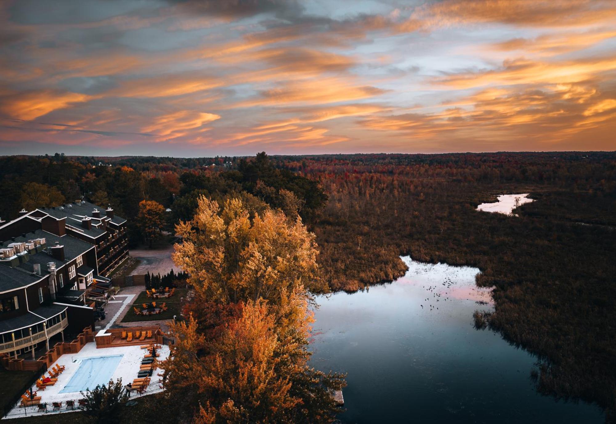 Hotel Lac Brome ラック・ブロム エクステリア 写真