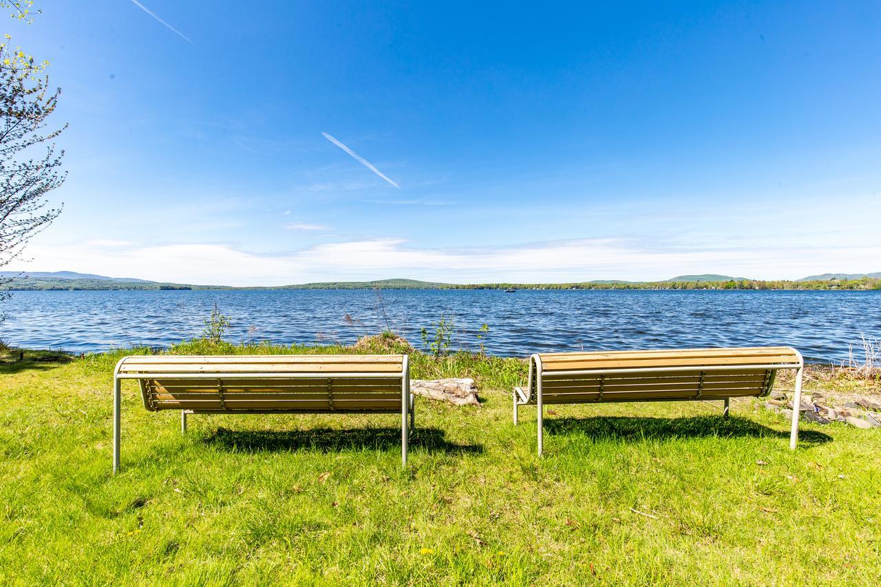 Hotel Lac Brome ラック・ブロム エクステリア 写真